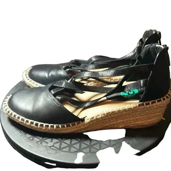 Super cute and comfy, great for any occasion. These wont last long. - Picture 3 of 4